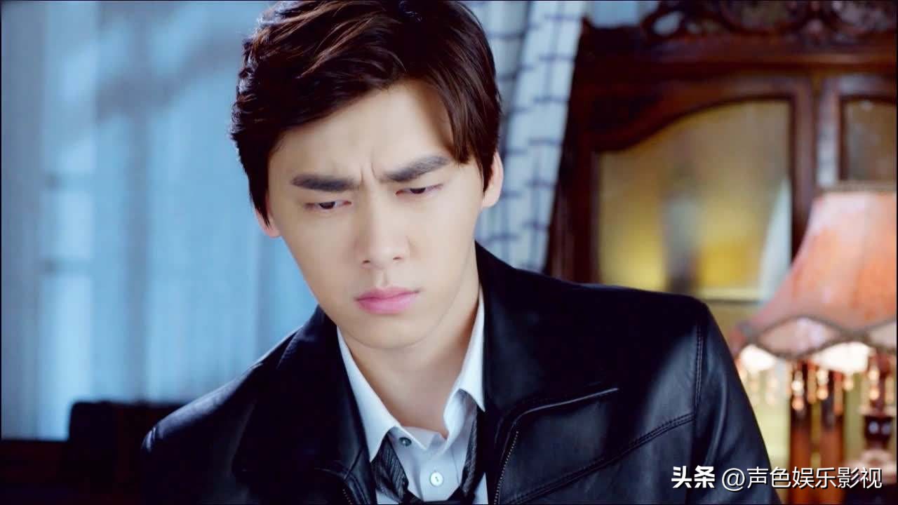 李易峰的音乐视频播放量破亿，广受欢迎_我想看李易峰视频_继续播放李易峰的短视频