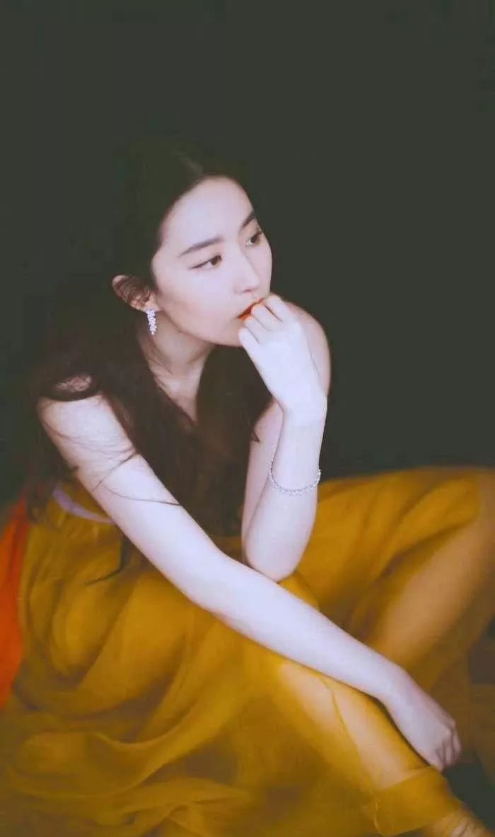 刘亦菲荧幕之外的剧_刘亦菲：在荧幕之外的她_刘亦菲演出