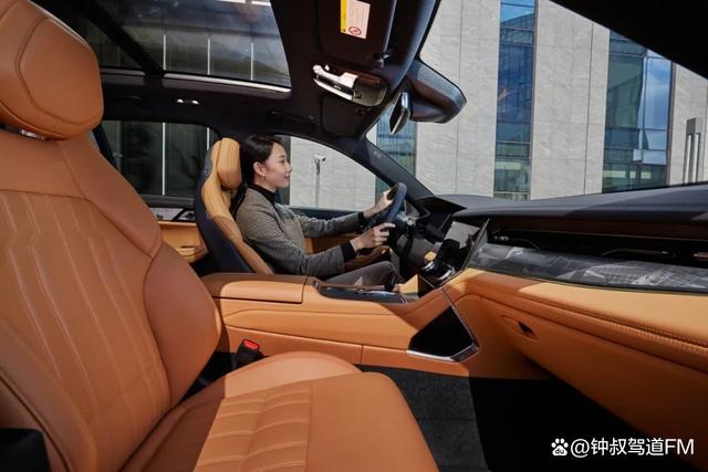 聚焦家庭出行本质需求，30万级家用中大型SUV该怎么选？-有驾